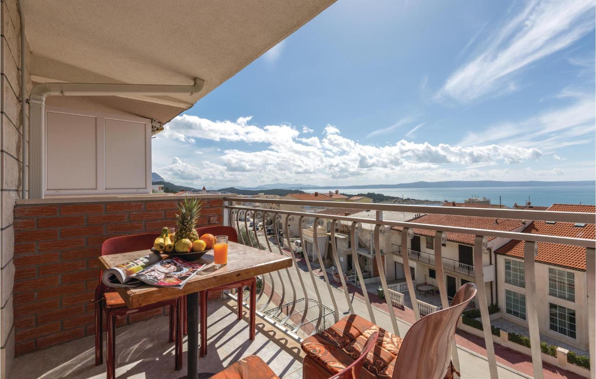 Nice Apartment In Makarska With House Sea View Exterior photo